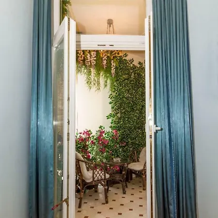 Daire Filip's Palace Luxurious *