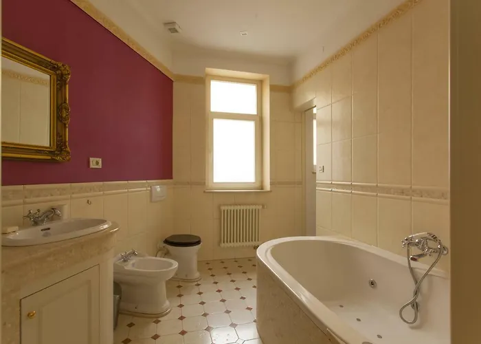 Daire Filip's Palace Luxurious *